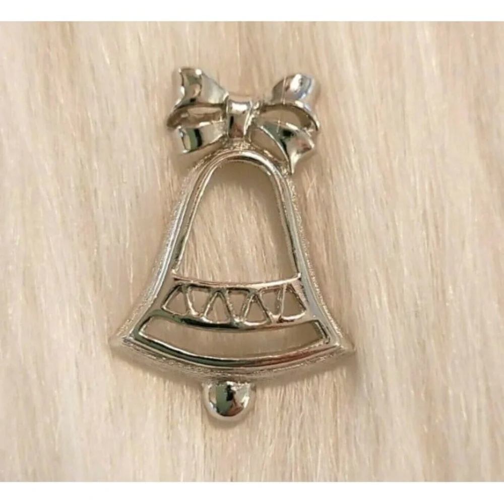 Vintage Avon Christmas Bell Pin Silver Tone Metal Holidays MCM Modernist 5972